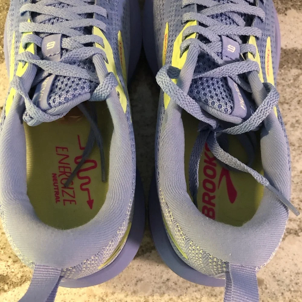 Brooks Women's Athletic Shoes - Light Blue and Lime - Picture 4 of 10